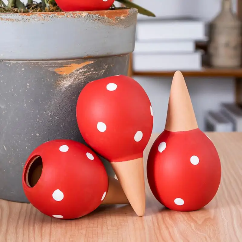 

Plant Watering Spikes Polka Dot Ball Shape Plant Watering Devices 4PCS Terracotta Watering Spikes Automatic Slow Release