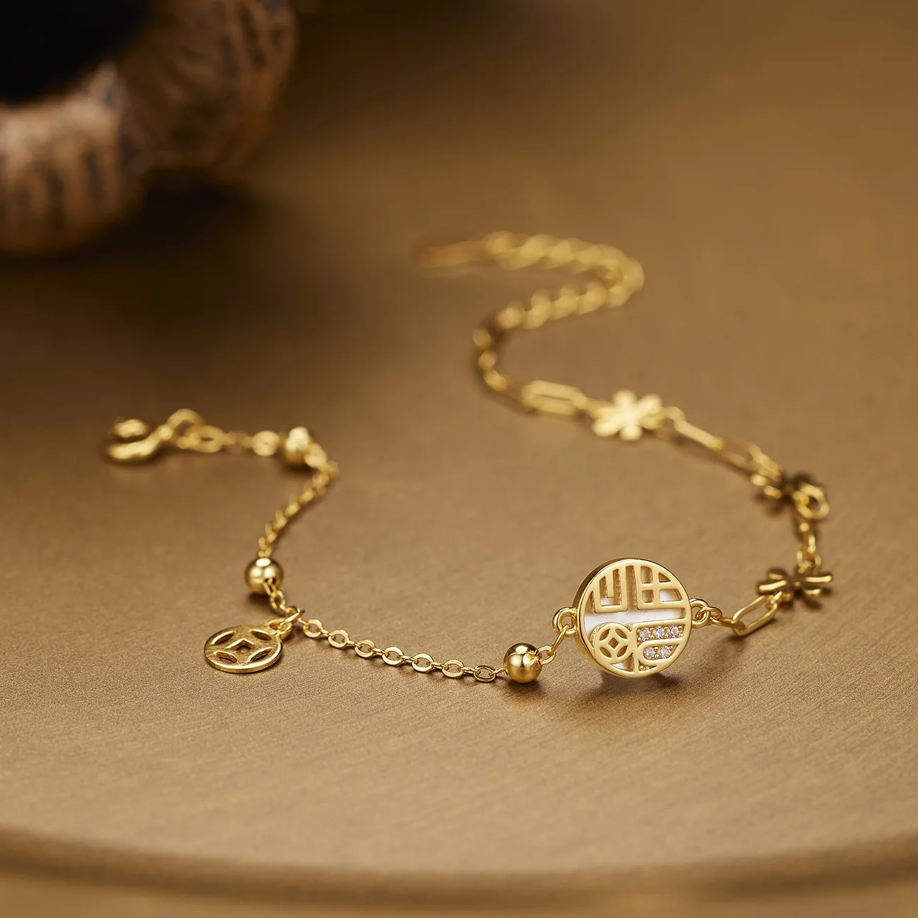 Original Design Round Shell Lucky Pendant S925 Silver Bracelet Women Vintage Gold Plated Daisy Coin Charm Bracelet For Her Gift