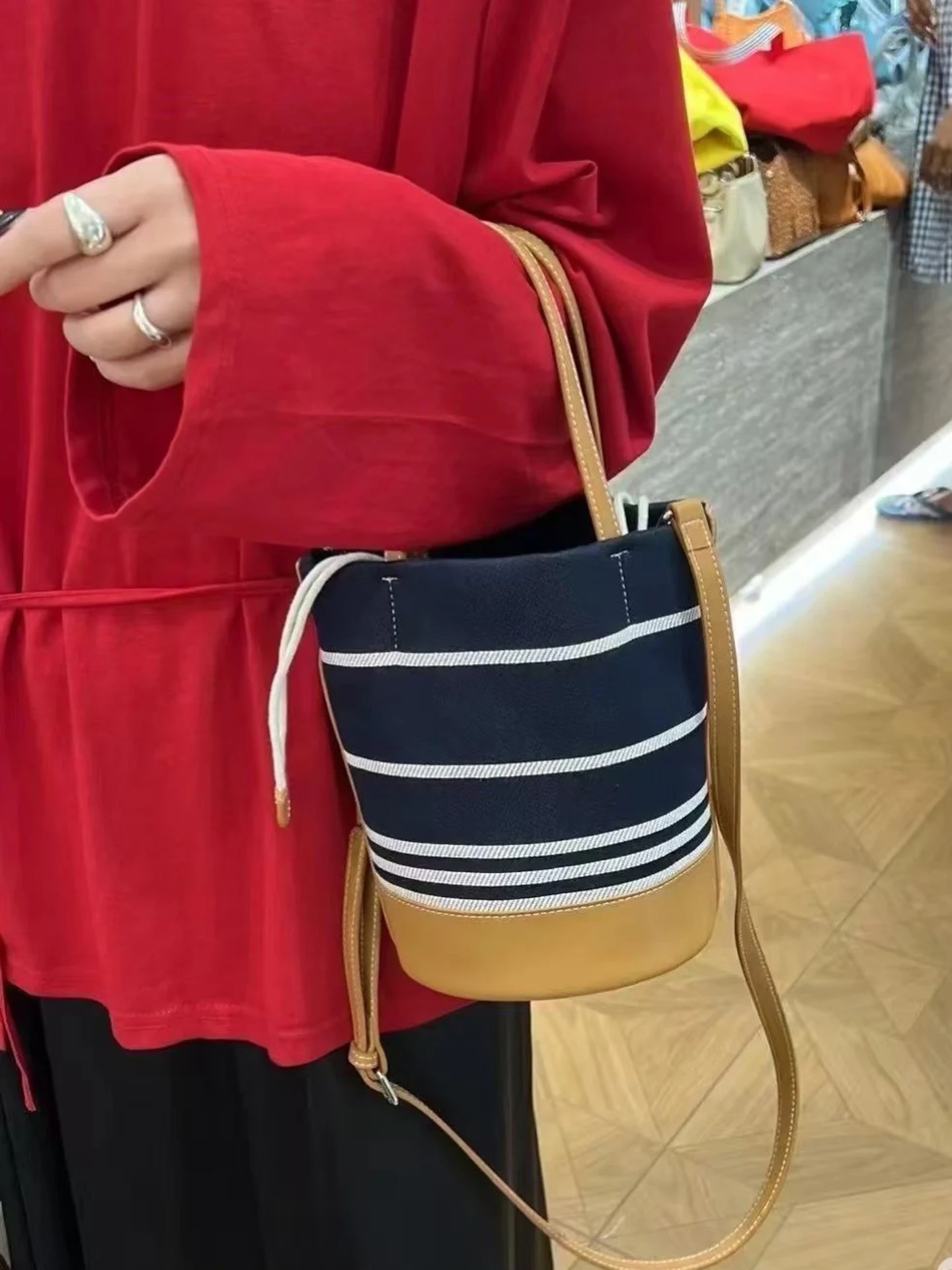 bolso-tipo-cubo-de-diseno-original-para-mujer-casual-de-mezclilla-de-alta-calidad-con-cuero-vacuno-bolso-tote-pequeno-y-mo