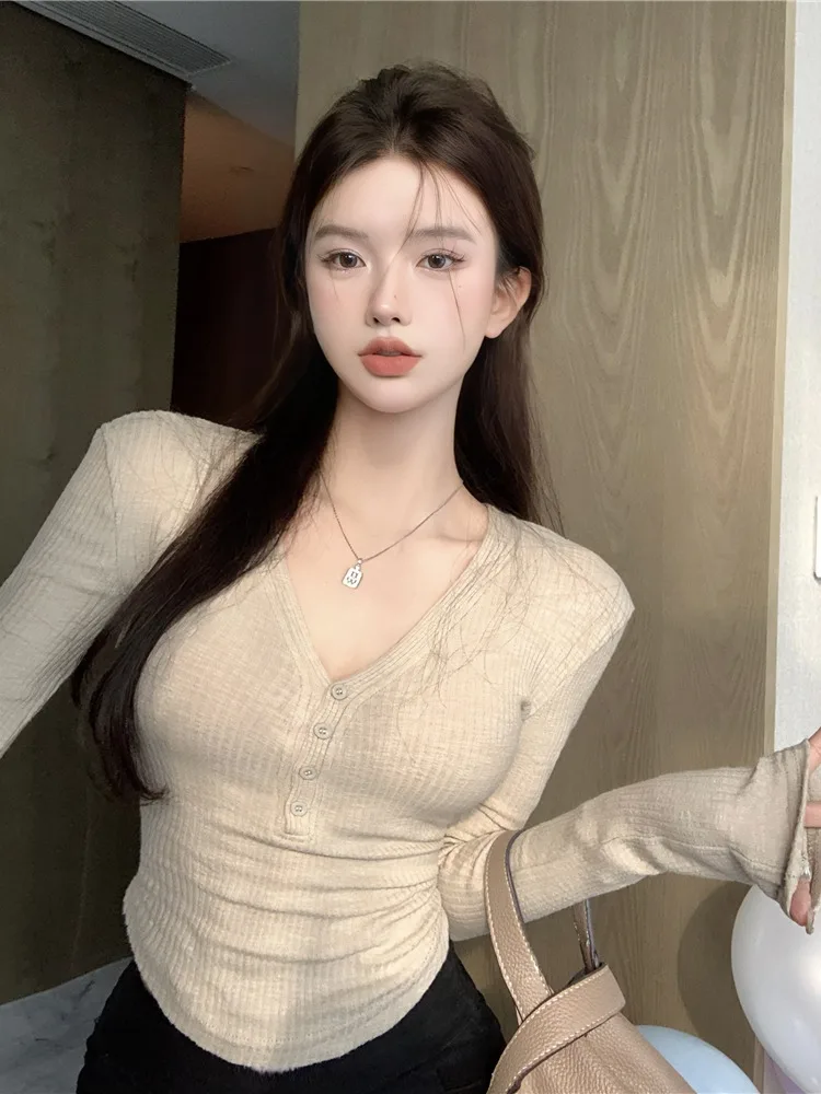 

Korean Style Gentle V-Neck Long Sleeve Vertical Ribbed Base Shirt Simple Design Short Length Women's Inner Wear Autumn ...