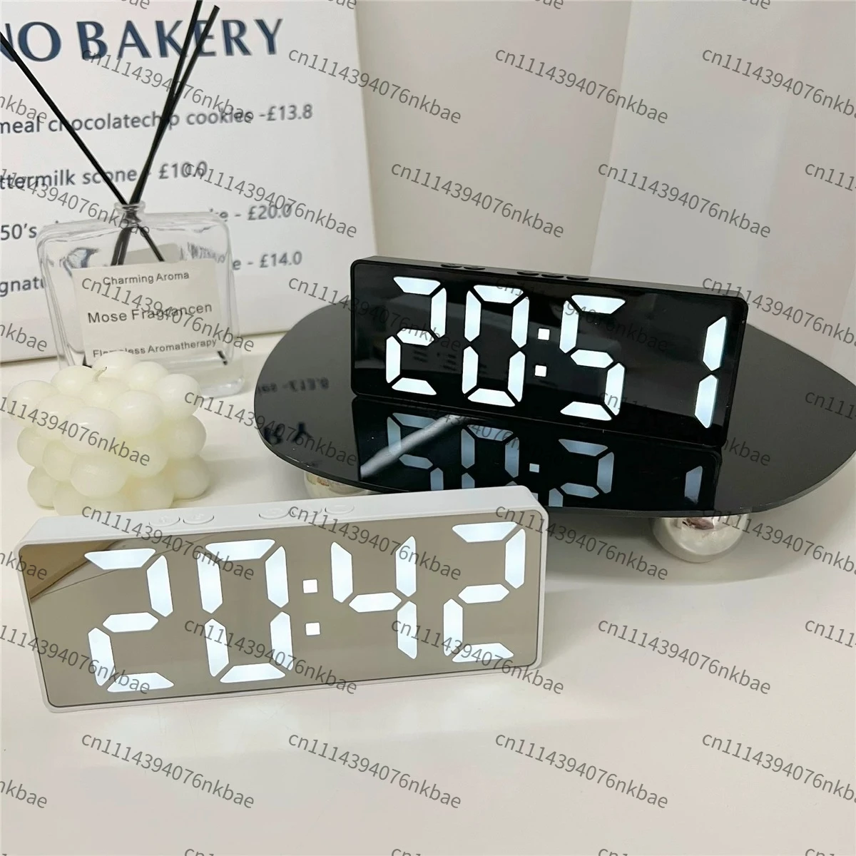 LED Silent Digital Electronic Alarm Clock Simple Clock Battery Plug-in Dual-purpose Student Children Bedside Luminous Desktop