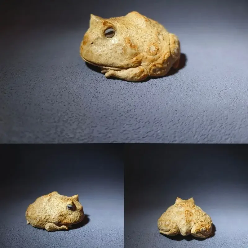 Handmade old material engraving horned frog Wenwan hand handle ornament collection gift