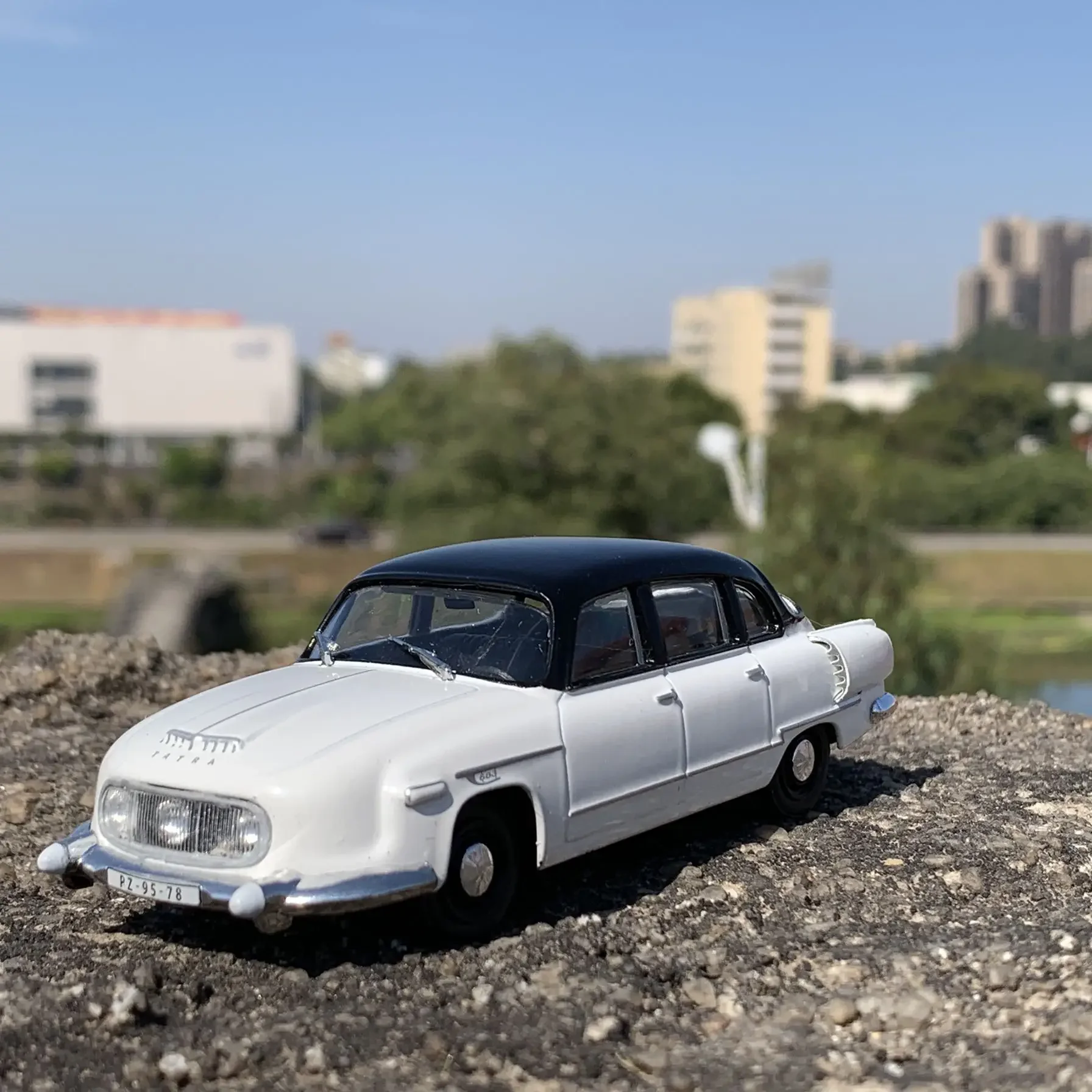 Die Cast 1/43 Scale Soviet TATRA 603 Classic Car 12cm Long Alloy Car Model Emulation Car Model Collection Toy Gift Display