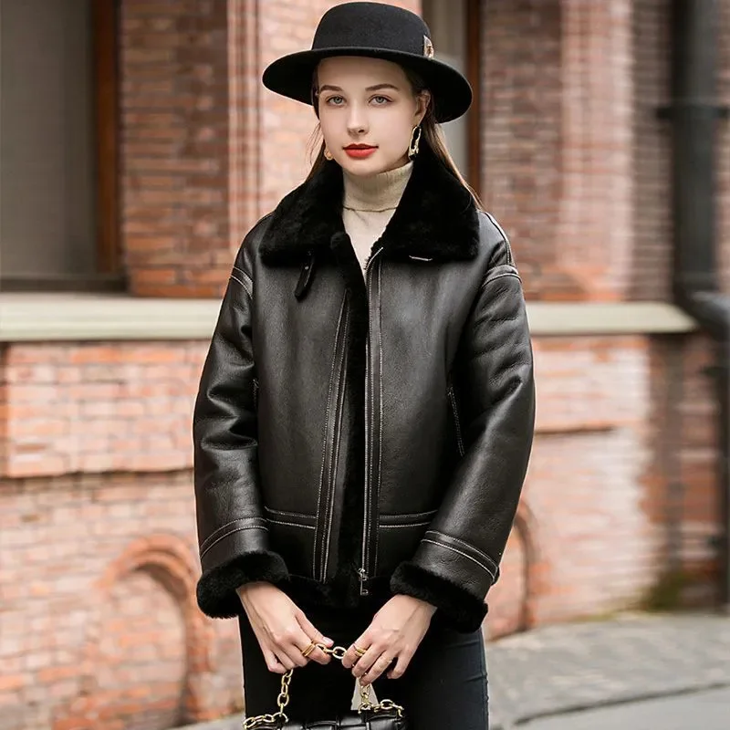 Abrigo de piel corto de invierno para mujer, abrigos de piel de imitación de terciopelo cálidos, chaquetas de motocicleta de piel negra de una pieza, novedad de 2024