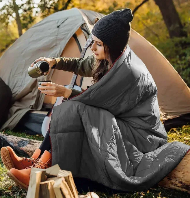 

Outdoor Windproof Cold Weather Outdoor Blanket Wearable Water-resistant Down Camping Blanket Cozy Traveling Anywhere Modern