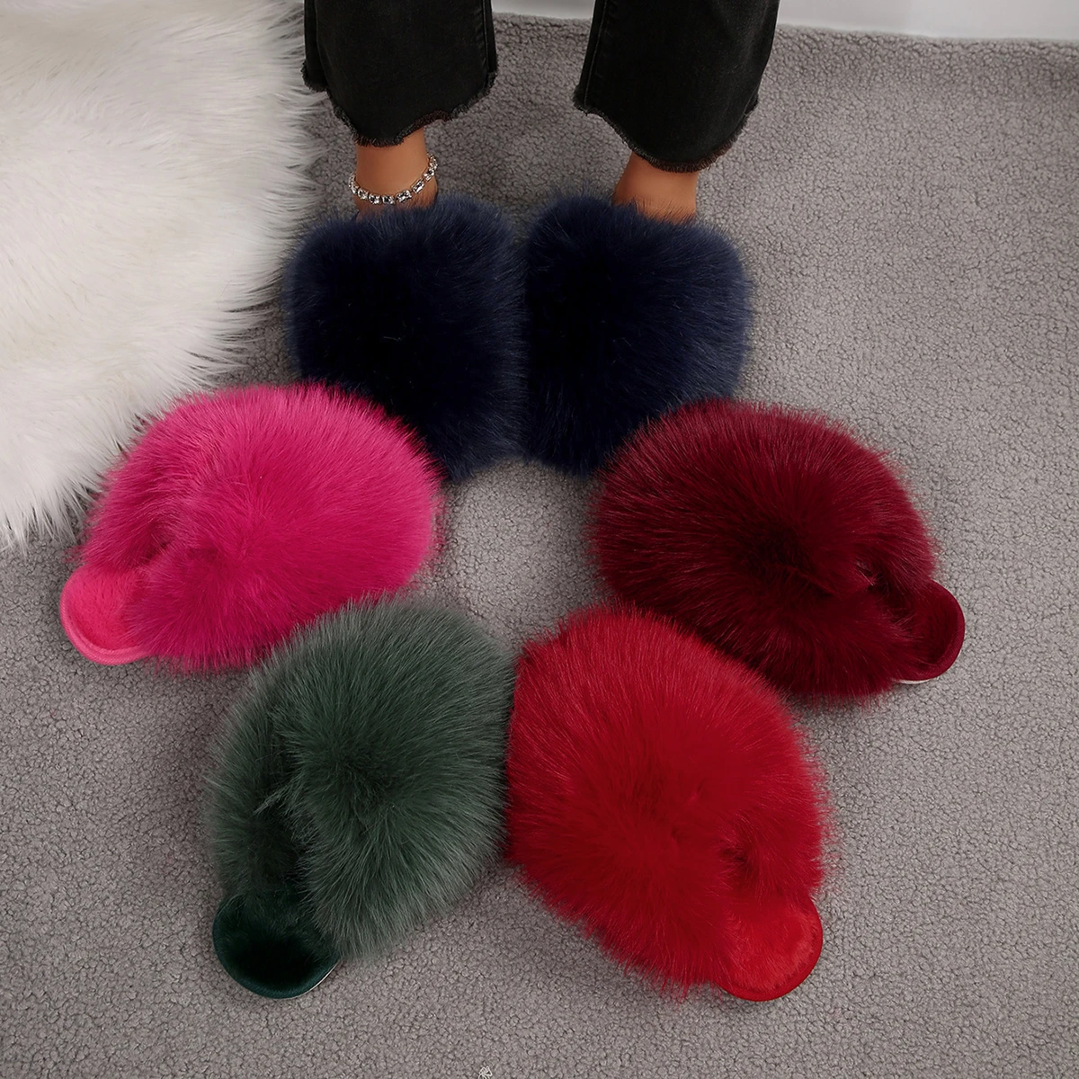 

Winter Women Slippers Fashion Fur Slippers Fluffy Cute Plush Luxury Shoes Women Outdoor Anti Slip Flat Shoes Home Slides Women