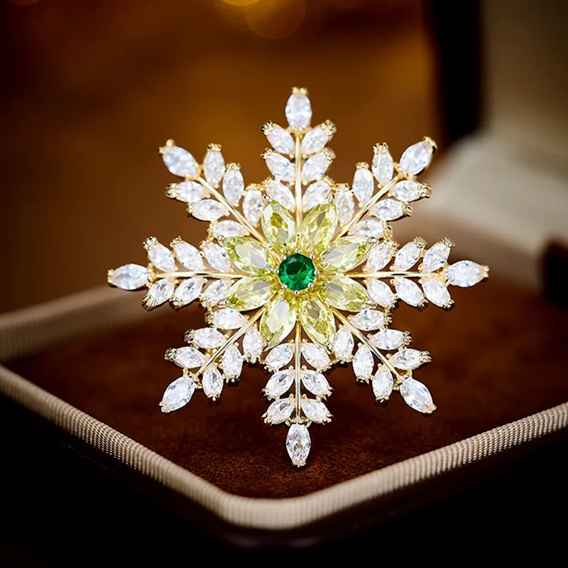 Chinese Style Lucky Auspicious Snowflake Brooch Micropaved Zircon Gold Tone Elegant Luxury Pin For Women Suit Banquet Party Gift
