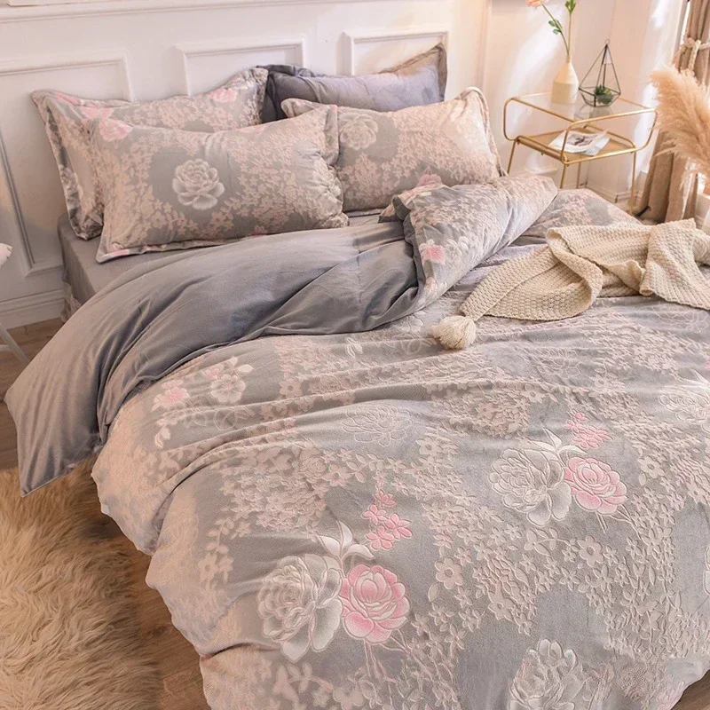 Pink Embossed Flower Pattern Plush Four Piece Set Thickened Fleece Bed Sheet Double Sided Milk Velvet Duvet Cover Winter Bedding