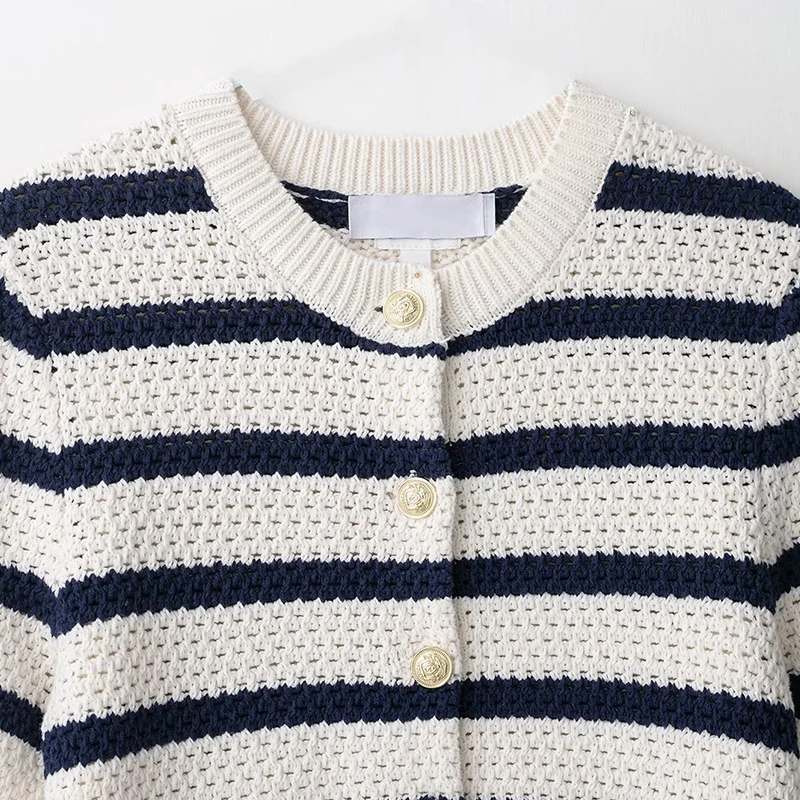 เสื้อคาร์ดิแกนถักไหมพรมผู้หญิง สปริง 2025 สไตล์สตรีท ทรงหลวม แขนยาว ลายทาง ความยาวปกติ