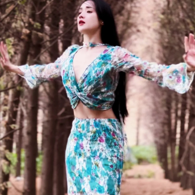 

New Belly Dancing Performance Costume for Women's V-neck Long Sleeve Top+Sexy FishTail Long Skirt 2pcs Oriental Dance Set