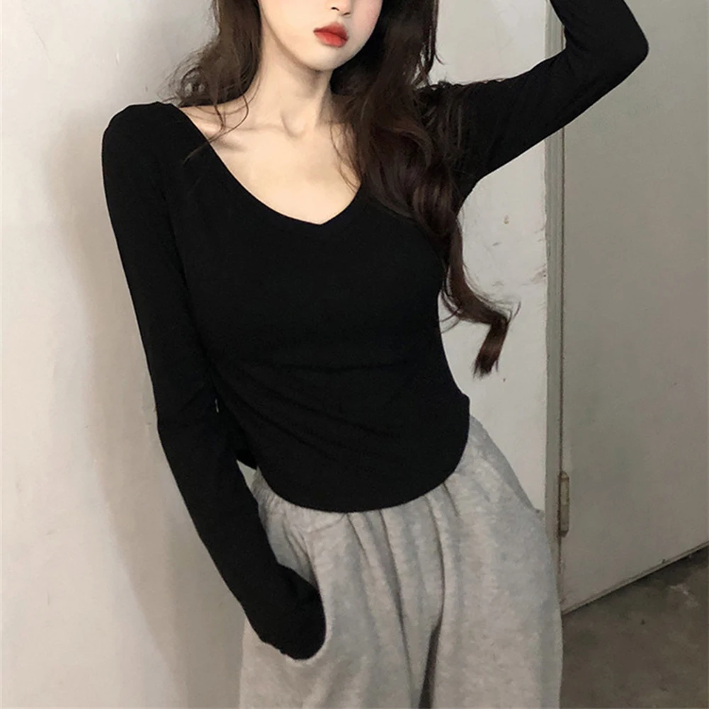 تي شيرت برقبة على شكل حرف V بأكمام طويلة للنساء، قميص خريفي مصنوع من قماش مزيج ألياف لدنة من البوليستر يقدم مريحًا ومظهرًا كاجوال