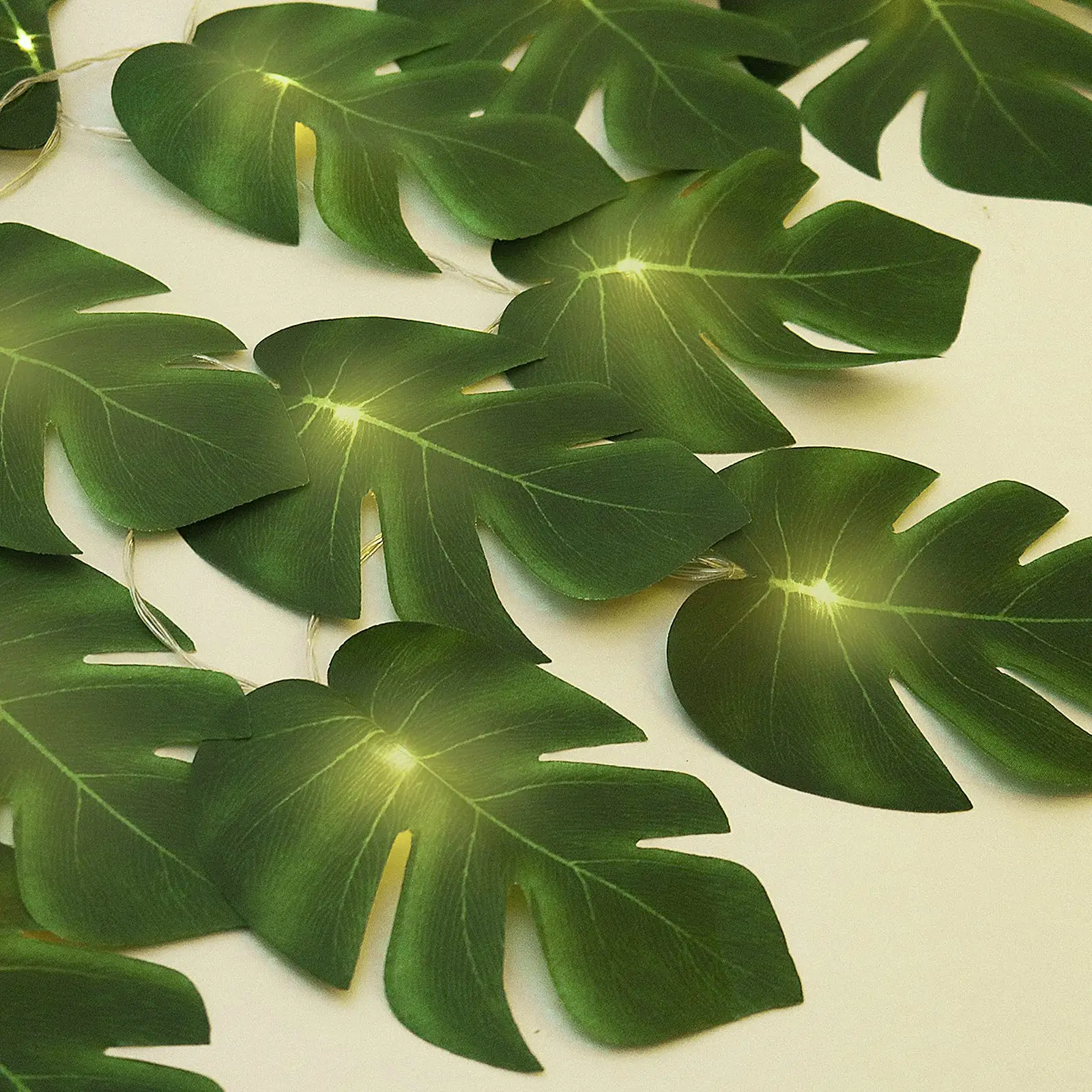 

20 LED Leaf String Lights Tropical Artificial Rattan Palm Leaves Wall Hanging Vine Leaf Summer Decoration for Outdoor