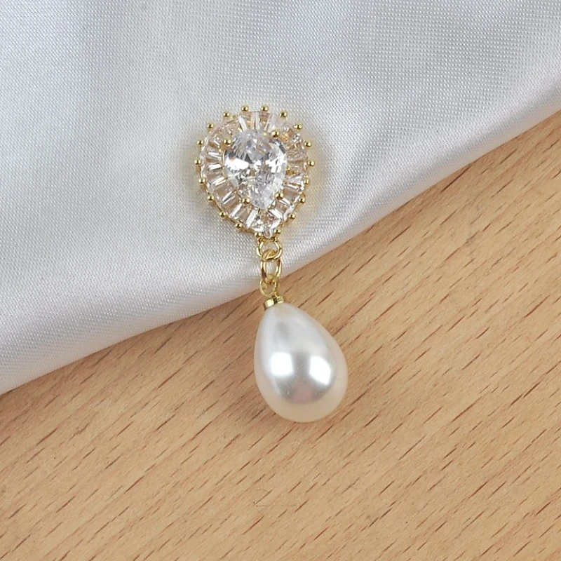 Fashion Crystal Pealr Magnetic Brooches for Women Luxulry Jewelry Safe Hijab No Hole Pins Scarf Buckle Clothing Accessories