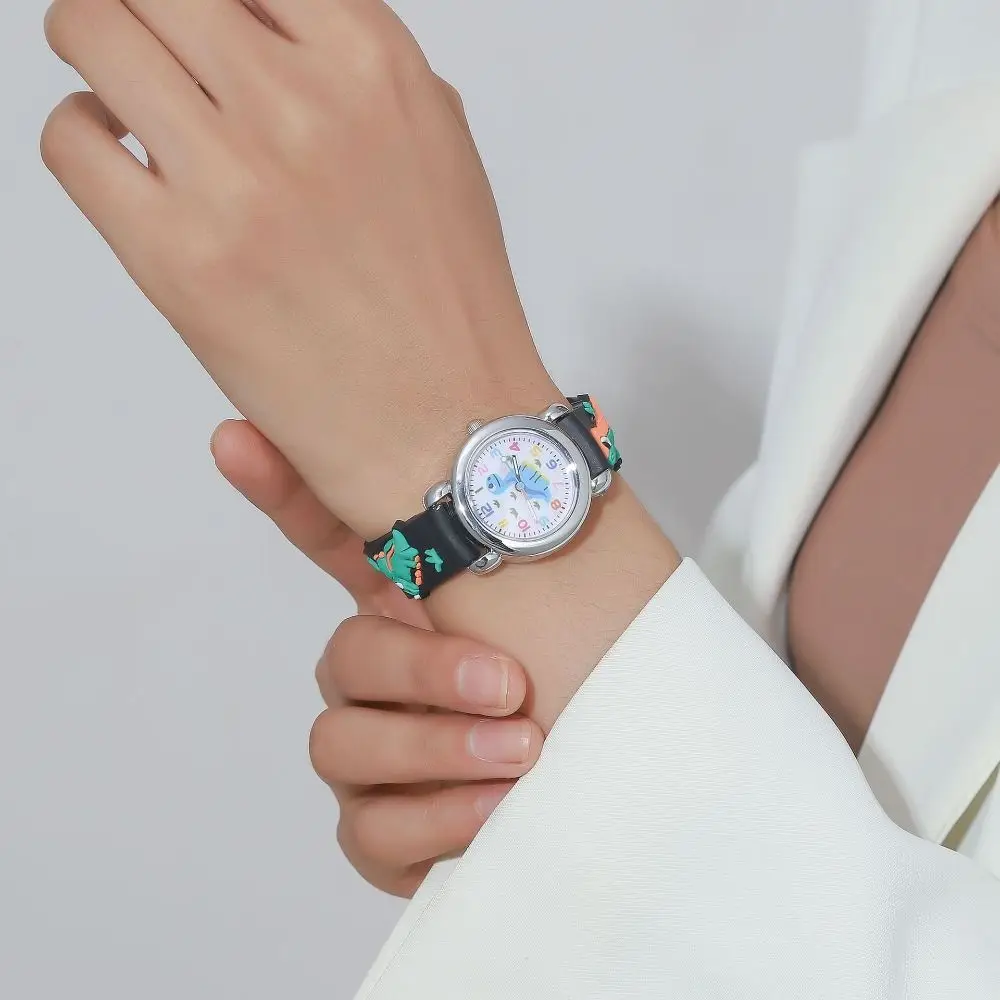 مجموعة ساعات ديناصور كارتونية بنمط كرة القدم 4 أنماط كوارتز ساعة يد هدية عيد ميلاد للأطفال والبنات والأولاد وقت الدراسة للبنين والبنات #2