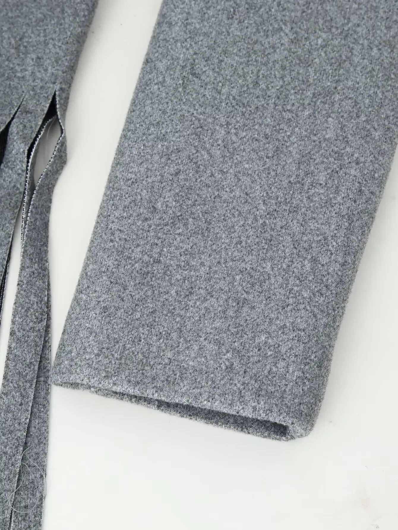 Modischer grauer Wollmantel mit Quasten für Damen, lässiger Revers-Mantel mit langen Ärmeln, doppelreihig, mit Taschen, lockerer langer Mantel, Damen-Outwear für den Alltag. – Detail 30