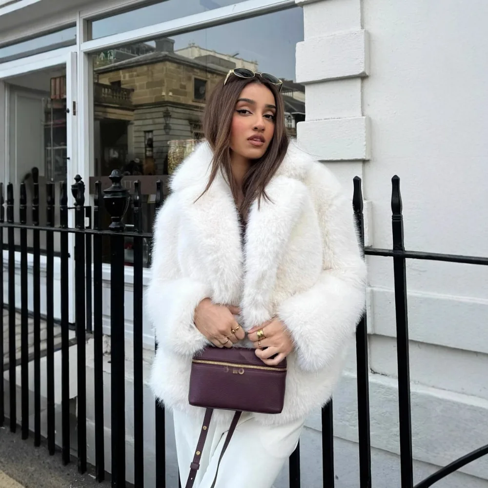 معطف شتوي نسائي لعام 2025 من الفرو الصناعي متعدد الاستخدامات أنيق من فرو الثعلب سترة قطيفة بياقة على شكل طية صدر السترة ملابس خارجية من الفرو الاصطناعي للسيدات