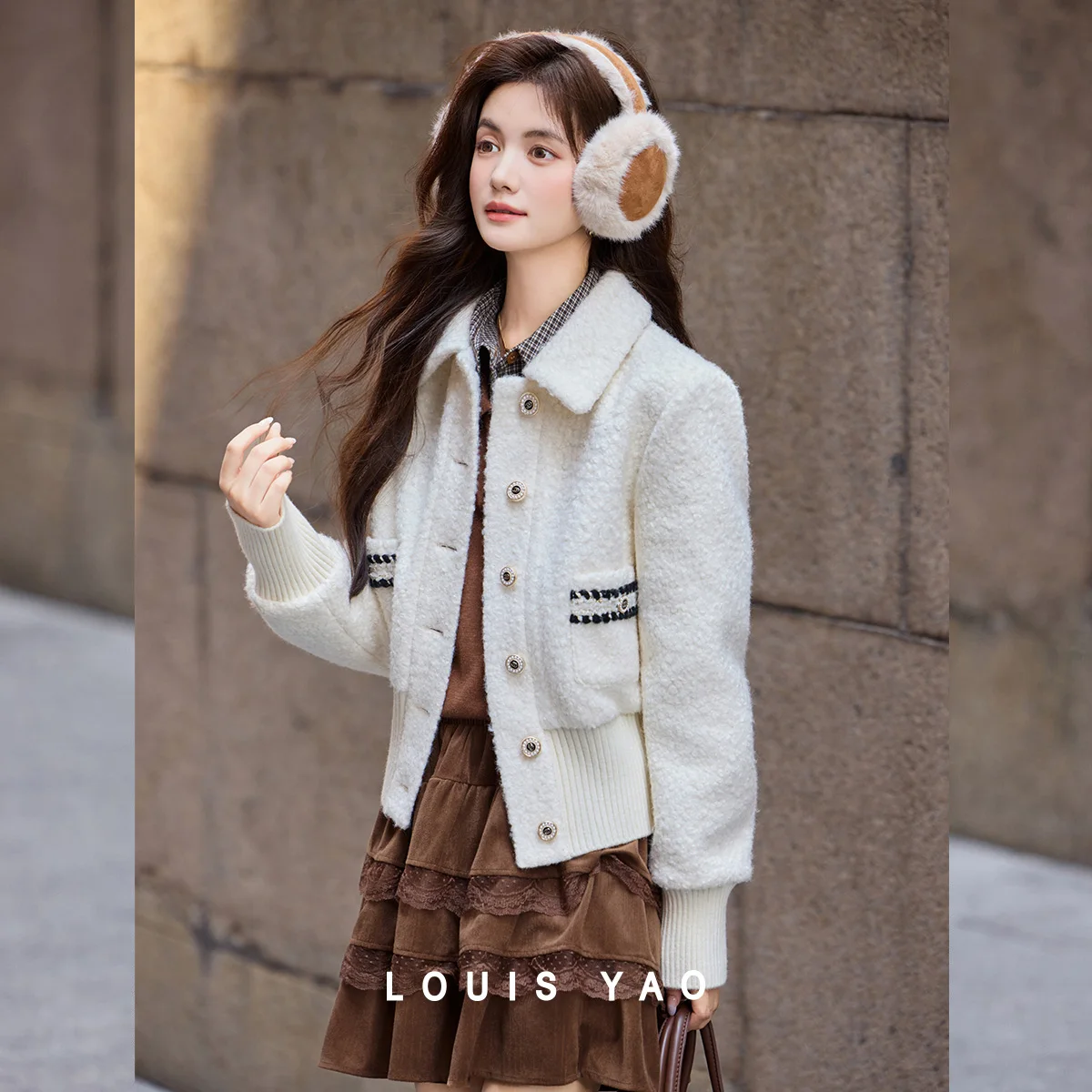 

LOUIS YAO, новый элегантный плюшевый кардиган в стиле ретро, пальто 2022, осенне-зимняя верхняя одежда, текстурированная толстая женская куртка с отложным воротником