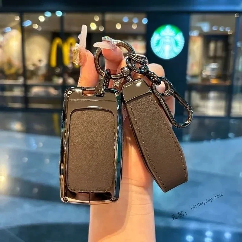 

Suitable for Land Rover Defender 2021 2022 2023 2024 customized logo zinc alloy car key bag car key cover accessories