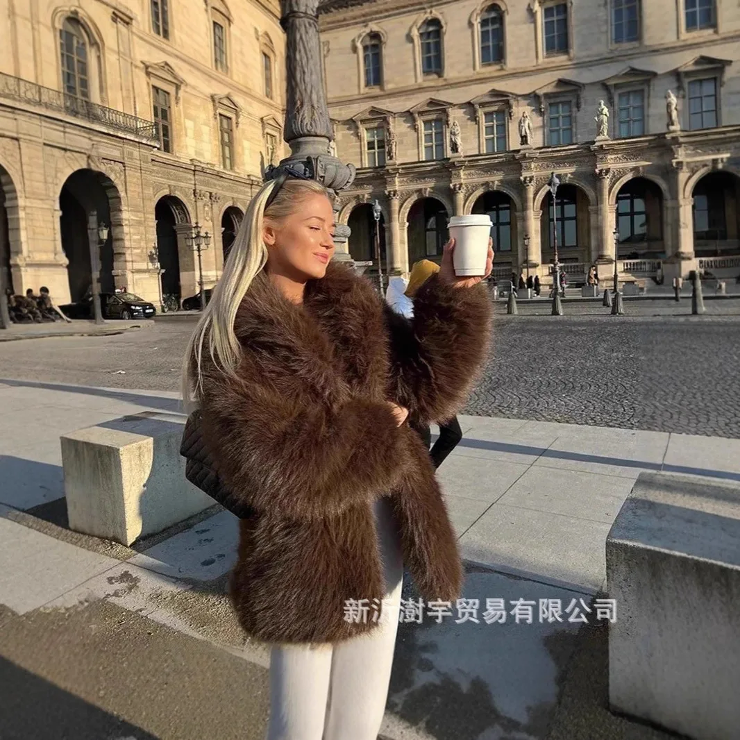 

2025 Autumn Winter New Coffee Color Short Fake Fur Coat Women Plus Size Warm Turn Down Collar Design Fashion Versatile