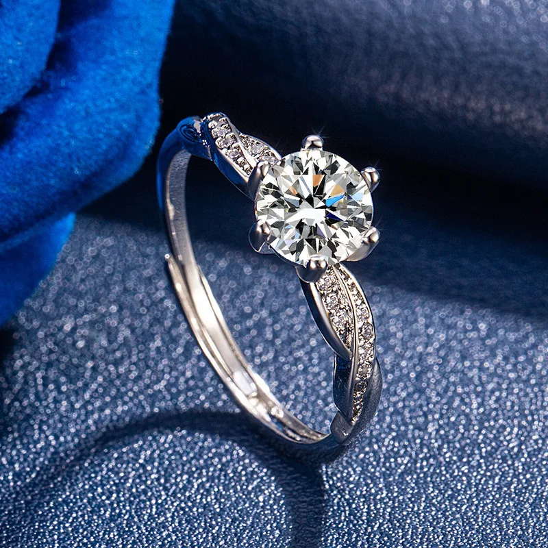 PT950 ring - six-prong set diamond ring, featuring a luxurious and elegant style, and an ideal gift for Valentine's Day.