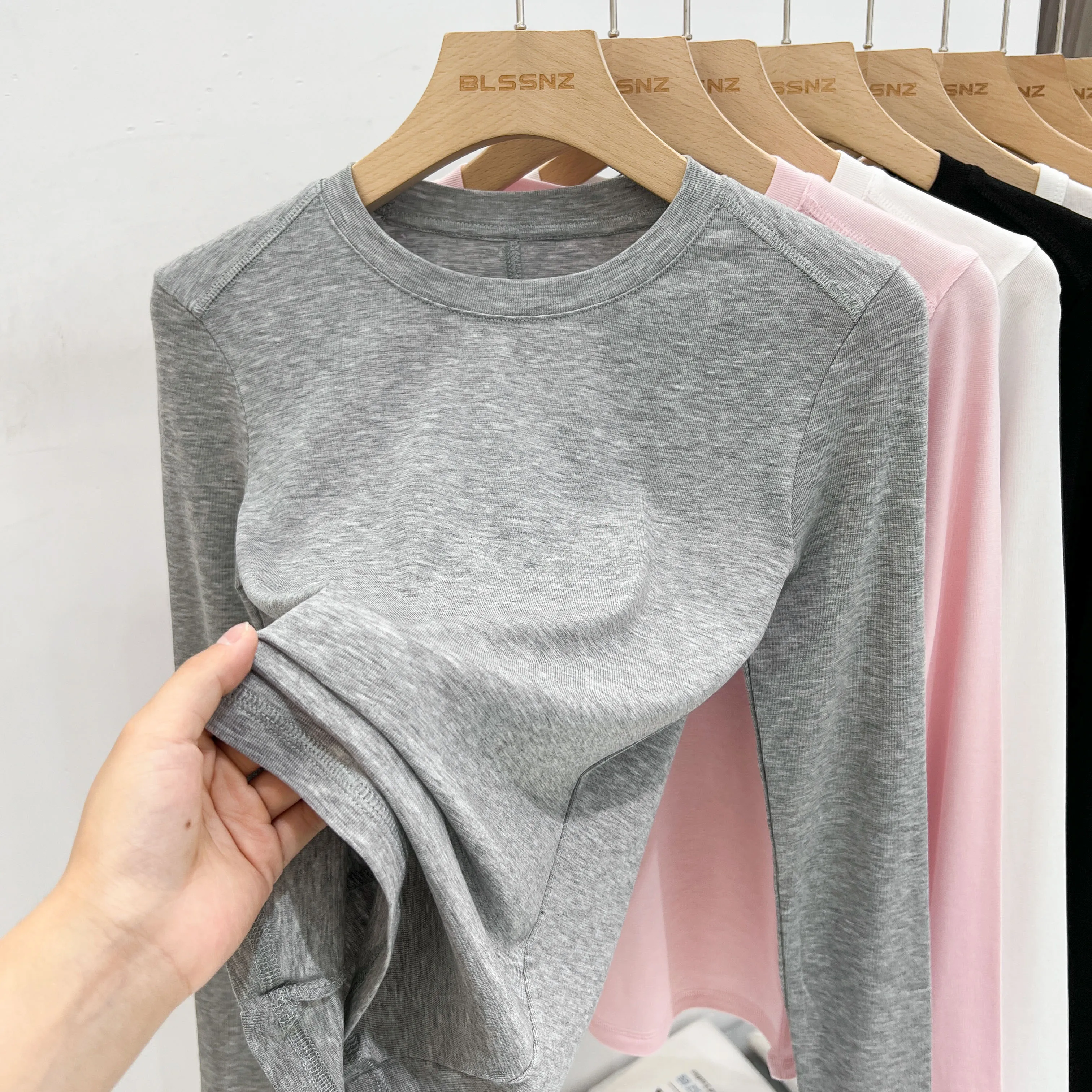 AOSSVIAO 2026 Frühling Neu Hochwertiges Lässiges O-Neck T-Shirt Sexy Slim Langarm Modetrend Einfarbige Damenbekleidung Y2K Oberteile