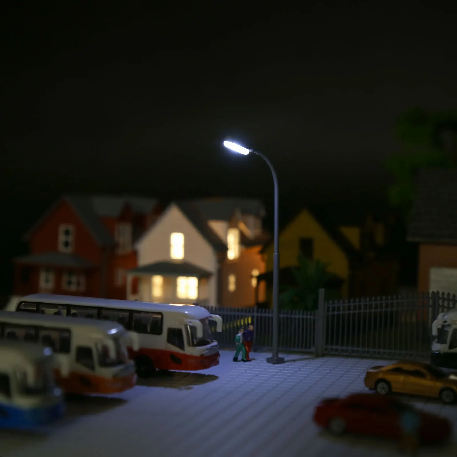 

Evemodel 5pcs Model Trains N Scale 1:160 Metal Lamp Street Light Bright White LEDs Shade LD03NWGr