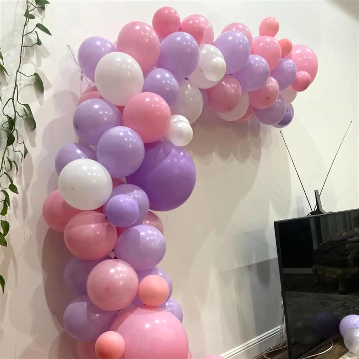 172pcs purple，pink，white，gold latex balloon arch set for birthdays，weddings，gender reveal，bachelorette party，family reunion