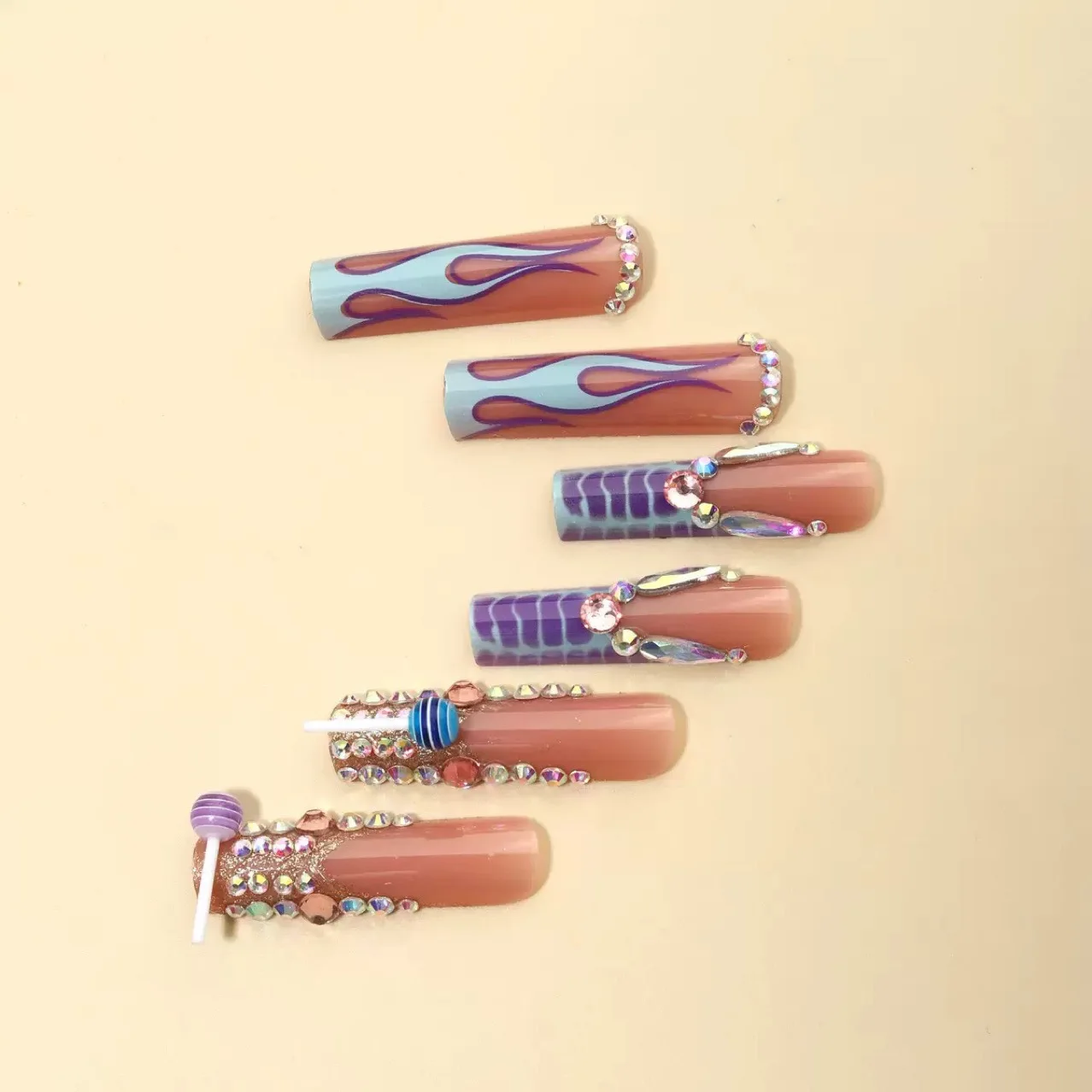 24 قطعة الأحجار الكريمة الملونة الصحافة على مسمار الأزرق لهب طباعة طويلة نعش شكل الاصطناعي الأظافر وهمية سلس للإزالة أظافر صناعية