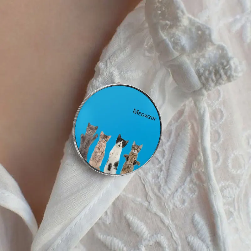 Meowzer Four Standing Cats UV Printing Badge Cute Kitten Group Alloy Brooch Lapel Backpack Jewelry Gift For Friends