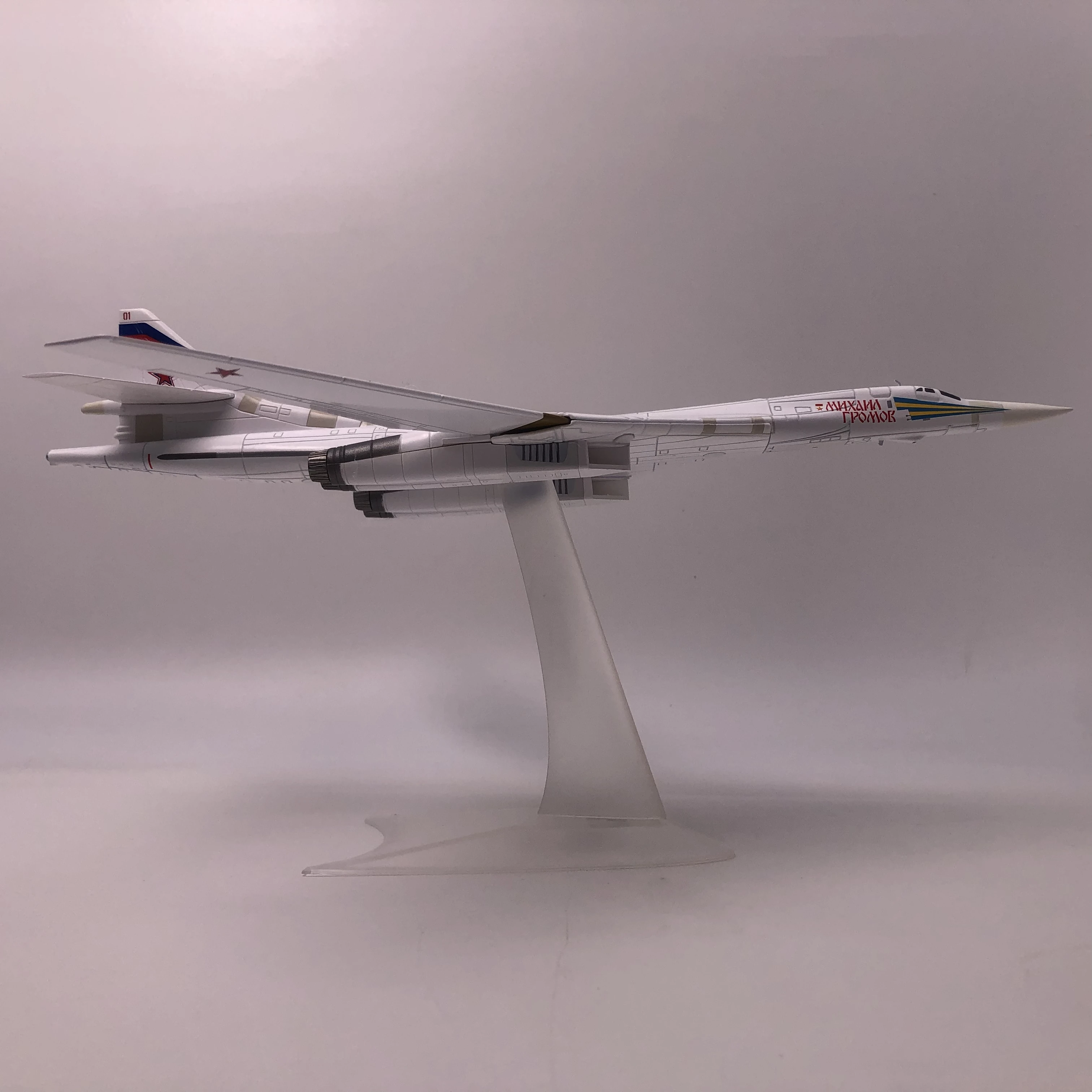 Wltk Russia Air Force Tupolev Tu-160 #1 White Swan Blackjack Bomber 1/200 Diecast Aircraft Airplane Model