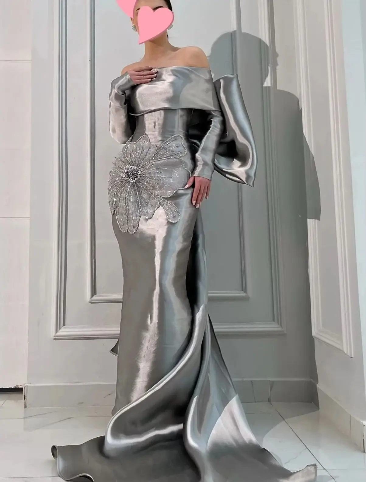 Jirocum luxo prata metálico cetim vestidos de noite fora do ombro cristal frisado flor vestido com arco grande para baile & gala