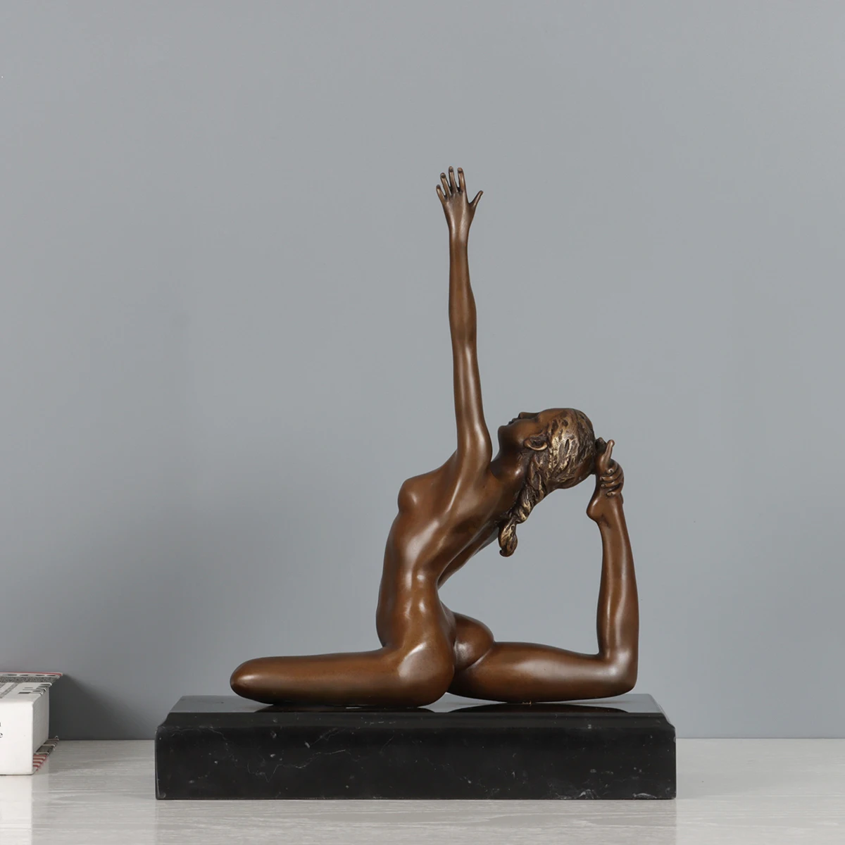 Imagem -04 - Menina Corpo Edifício Bronze Escultura Mulher Estátua Moderna nu Feminino Arte Ginásio Decoração Nude