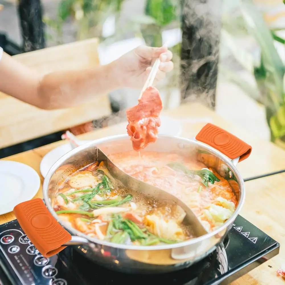 2-шт-силиконовый-держатель-с-горячей-ручкой-теплоизолированный-вспомогательный-чехол-для-захвата-рукав-для-литья-воксов-сковородок-сковородок-противоожоговый-зажим