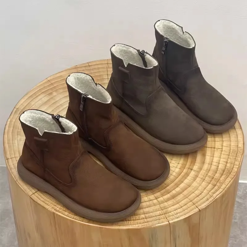 

GKTINOO винтажные зимние ботинки ручной работы из натуральной кожи, новинка зимы 2021, теплые плюшевые женские короткие ботинки на плоской подошве с круглым носком