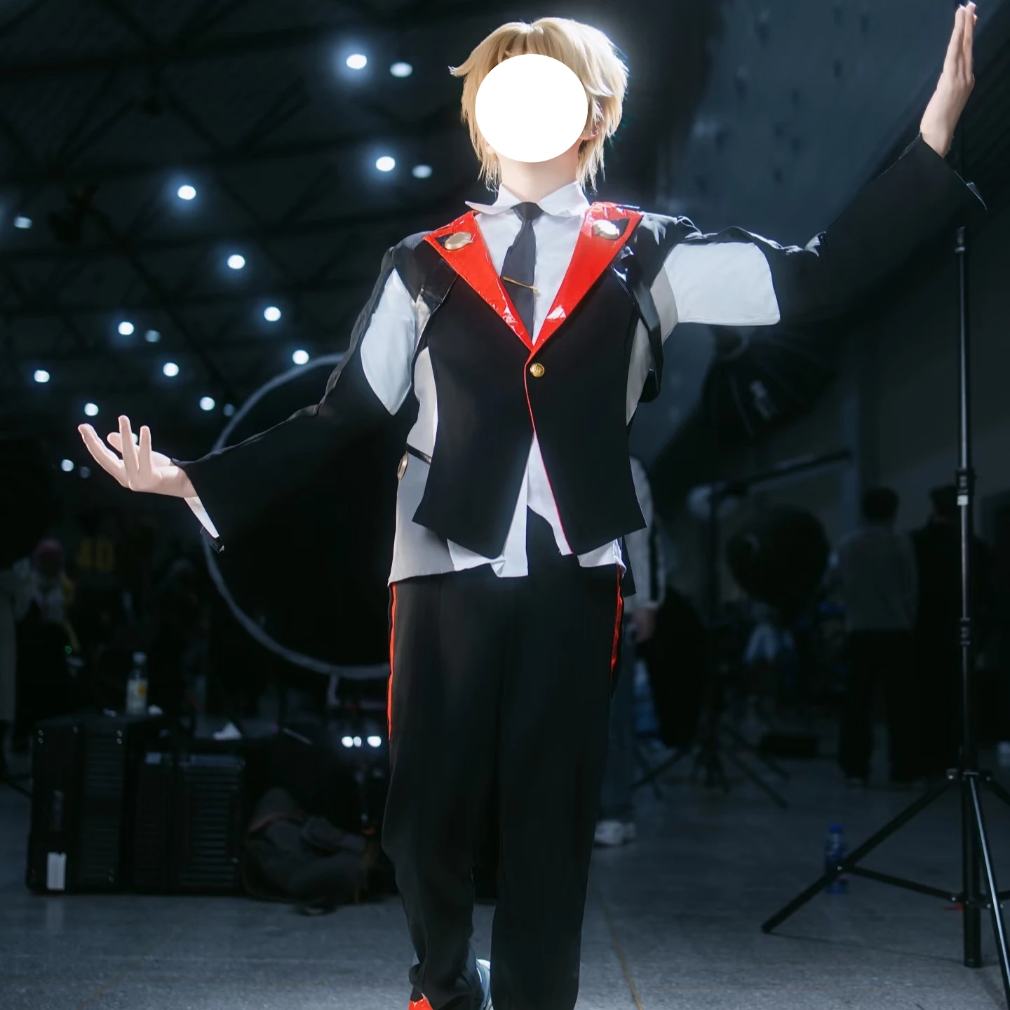 Lyndon Skott Cosplay Costume Men Black Suit with Red Lapel and Pants Full Set Honkai：Star Rail COS Suit Wig  Rolelay Outfit view 3