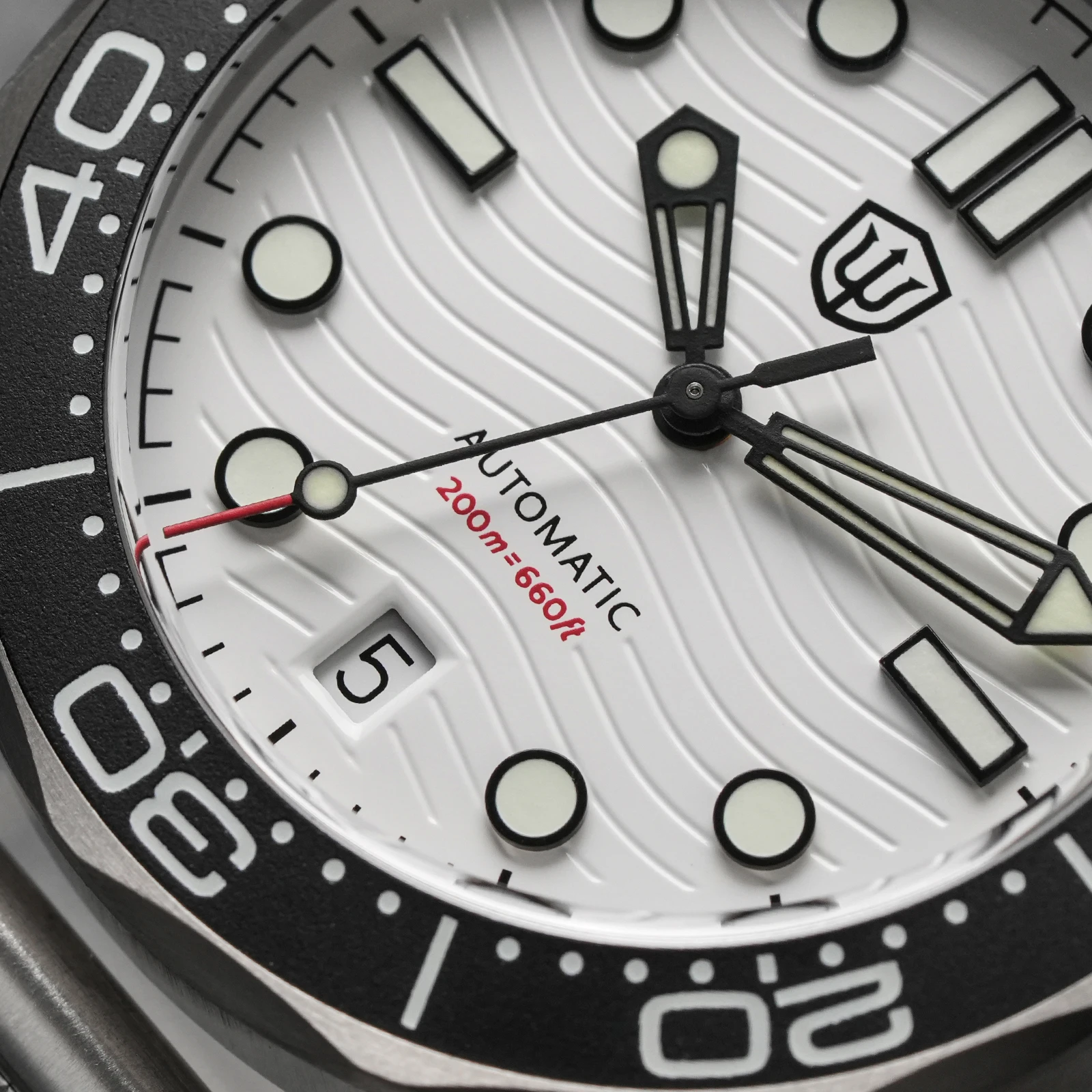 Watchdives WD007 39mm V2 SL3001 Automatische Taucheruhr Titan-Gehäuse Saphirglas 100M Wasserdichtes Ventil Luxus-Herrenuhr – Detail 36