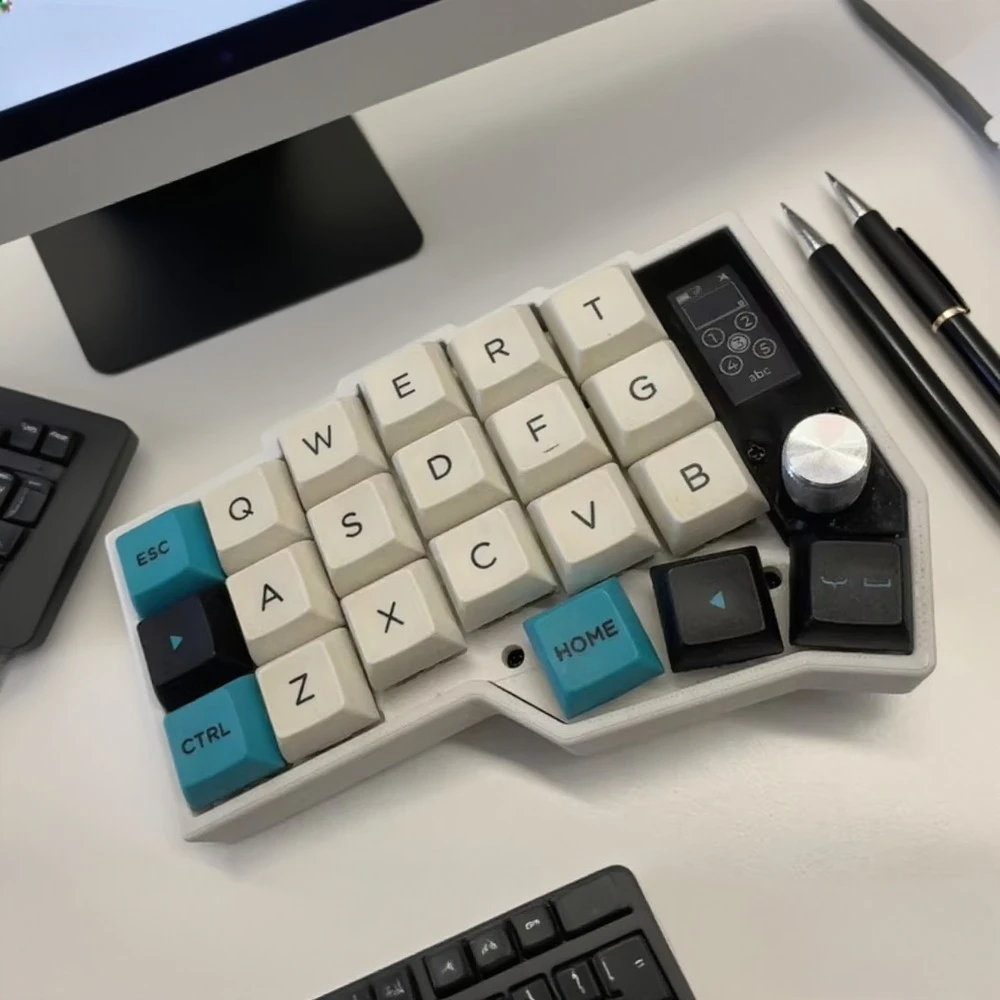 CORNE Wireless Split Keyboard View Screen Joystick Knob Bluetooth Dual-mode Connection 1500 Battery Ergonomics Game Accessories