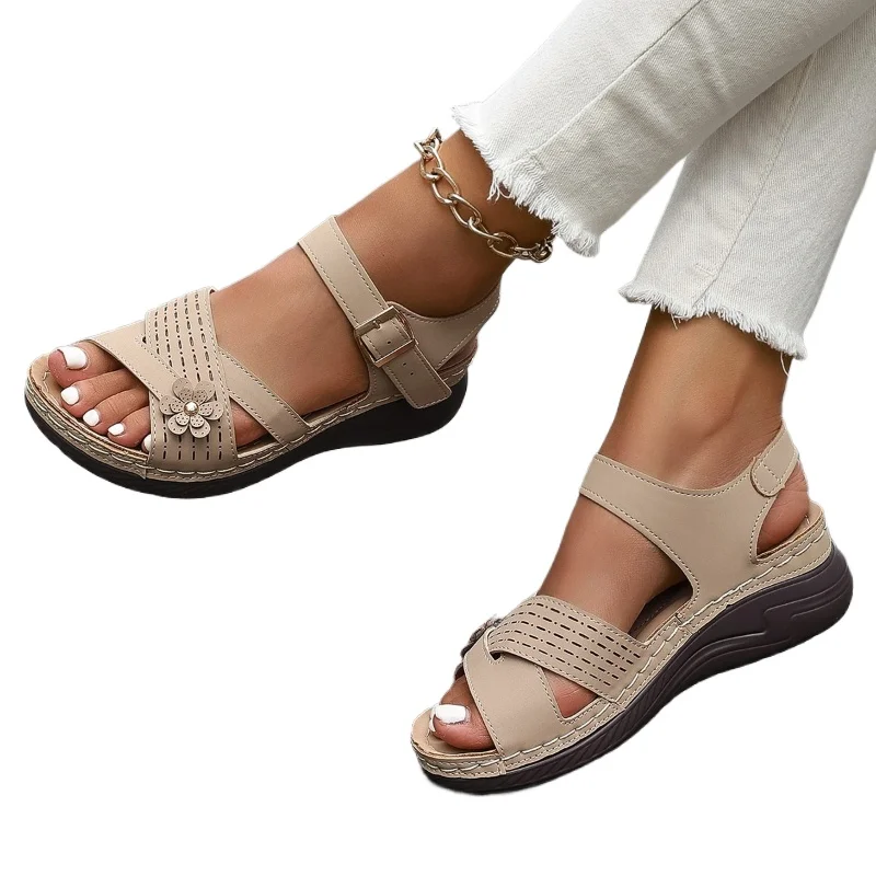 

2026 Summer Lightweight Women's Wedge Sandals Vintage Floral Embellished Designer Sandals Mujer Comfortable Non-slip Beach Shoes