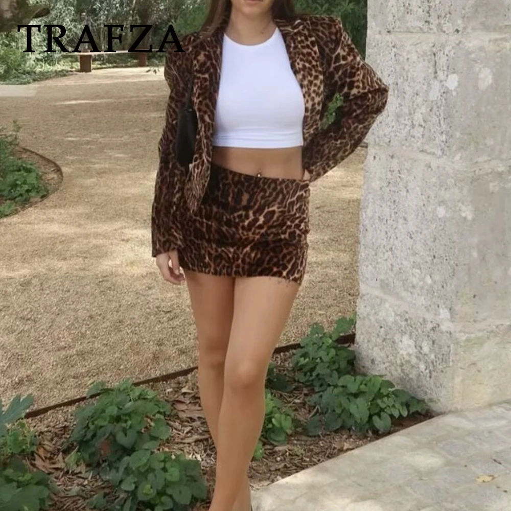 TRAFZA moda Otoño Invierno 2024 traje de leopardo para mujer chaqueta de calle elegante Blzaer + minifalda elegante conjuntos de fiesta Sexy