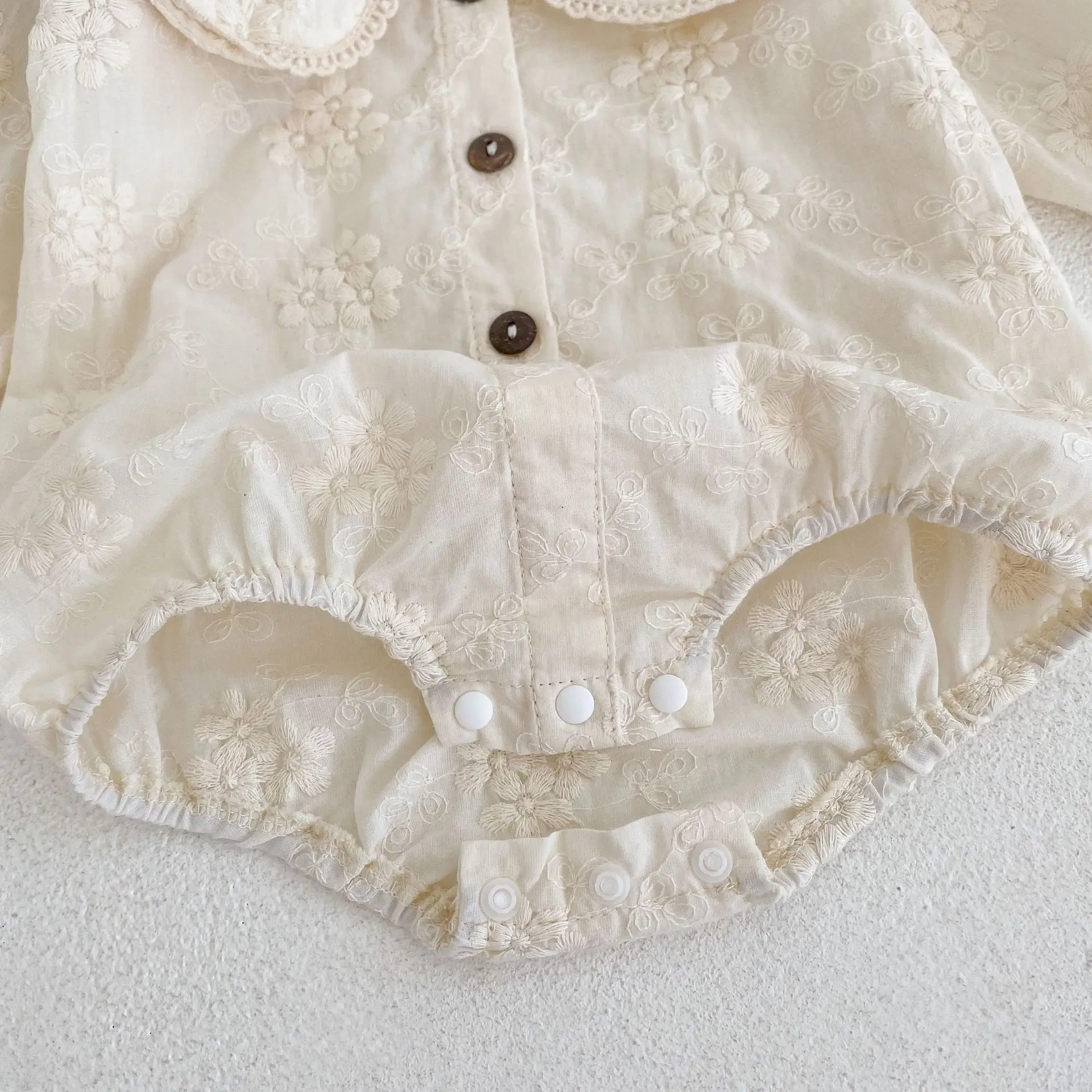 Autumn 2022 new cotton baby clothes flower embroidery romper long sleeve baby Jumpsuit