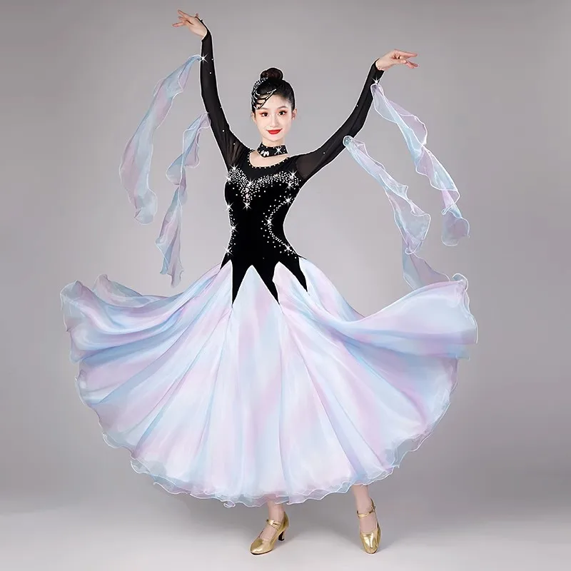 ملابس الرقص الحديثة للنساء قاعة الرقص المنافسة فستان طويل الأكمام كبير سوينغ الفالس فستان مرحلة أزياء مسرحية