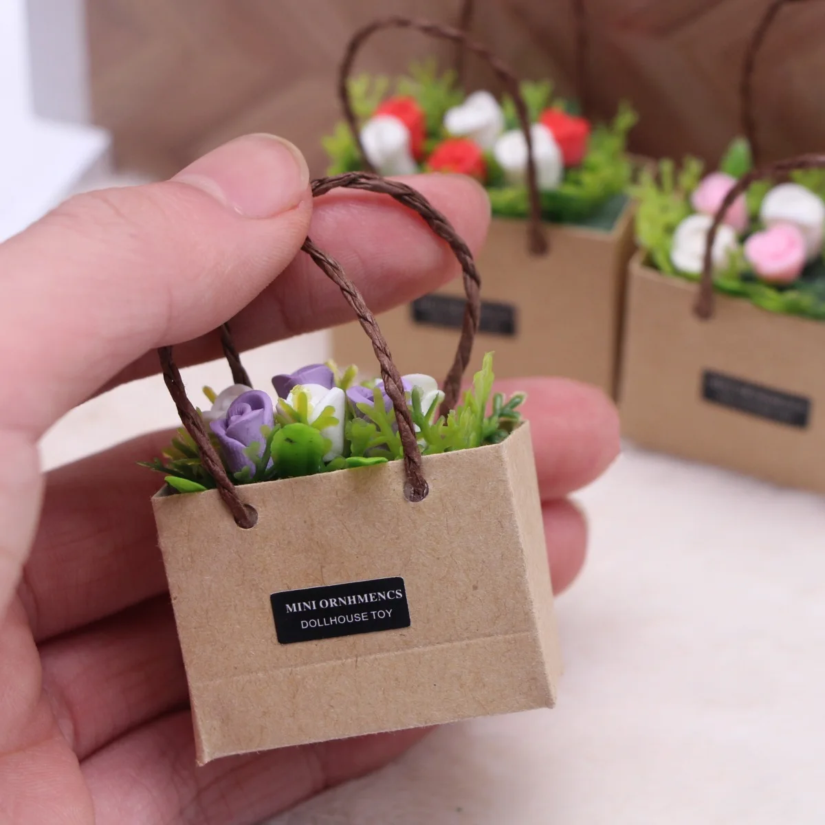 Dollhouse Mini Simulation Tulip Decor Paper Bag Handbag BJD Miniature Wedding Scene Prop Accessories Mini Straw woven handbag
