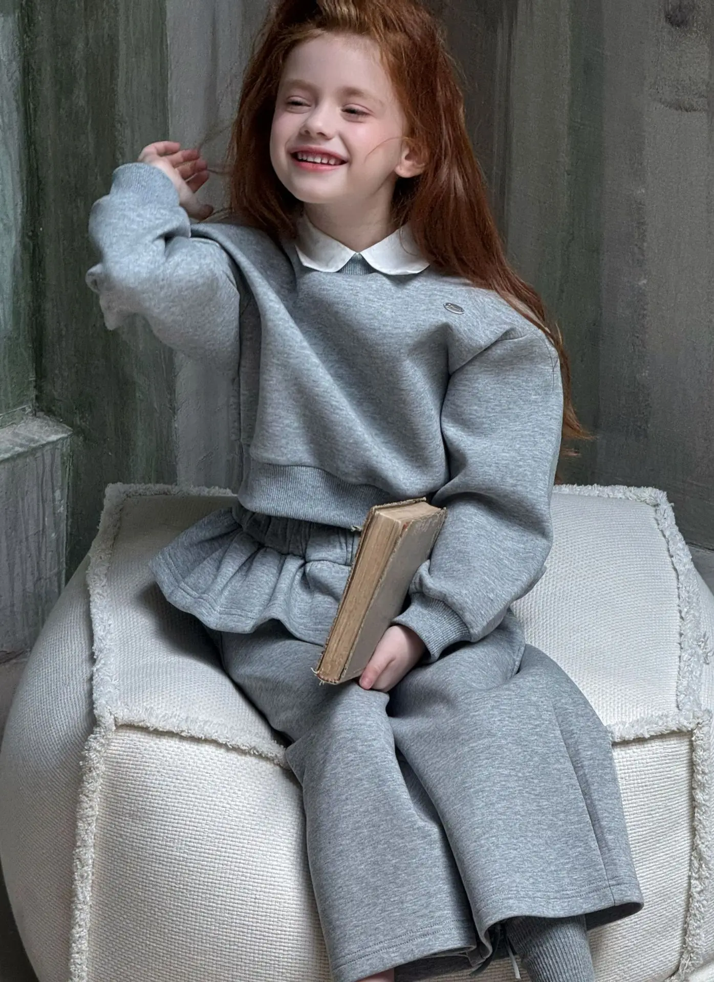 2025 خريف شتاء جديد ملابس الأطفال الكورية الفتيات عادية الدانتيل بنطال ذو قصة أرجل واسعة مجموعة الأطفال وهمية طوق هوديي قطعتين مجموعة