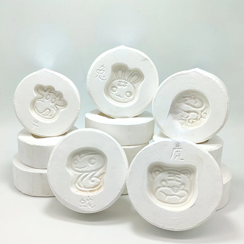 Pottery Cartoon Mold 12 Zodiac Impression Pattern Plaster Cutting Die DIY Ceramic Animal Model Impression Grouting Process Tools