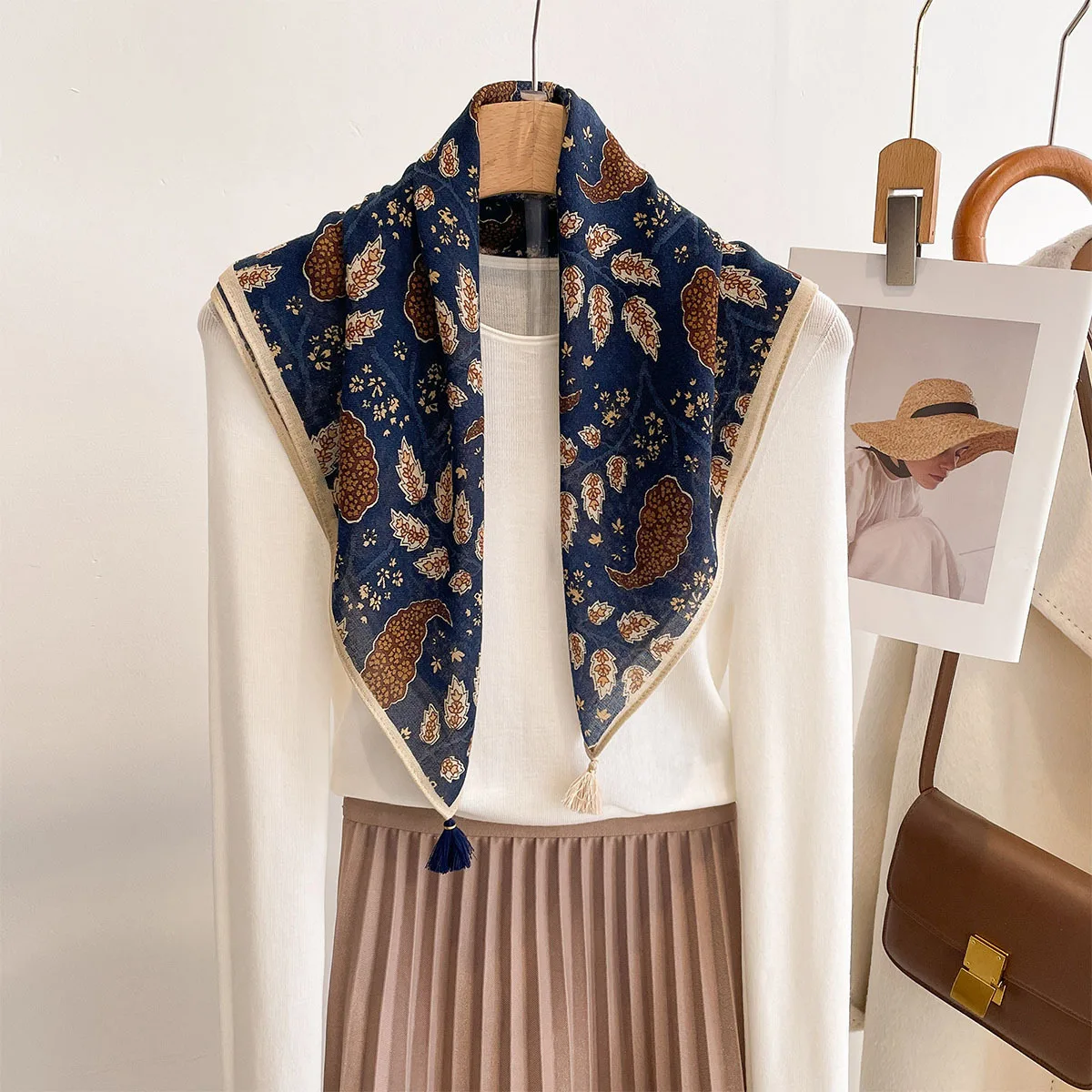 

Silk Scarf Women Square 60cm Luxury Print Neck Scarf Head Scarf Hijab Bandana Shawl Designer Satin Wrap for Lady Tassel Pendant