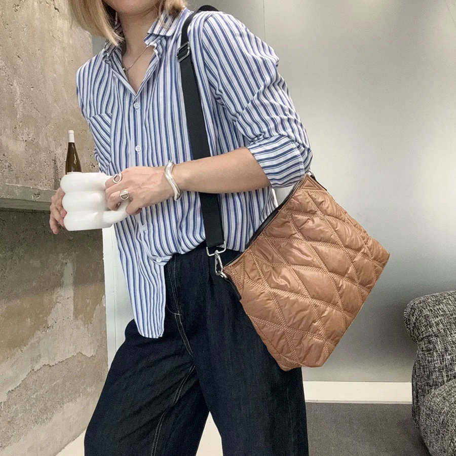 Winter Large Capacity Commuting Handbags New Women's Embroidered Diamond-Patterned Tote Bag Solid Single Shoulder Underarm Bag