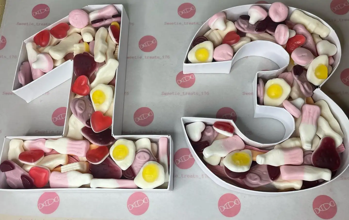 20.8cm 3D sweet gummy jelly candy packaging chocolate letter number arabic numerals cardboard shaped box for treat