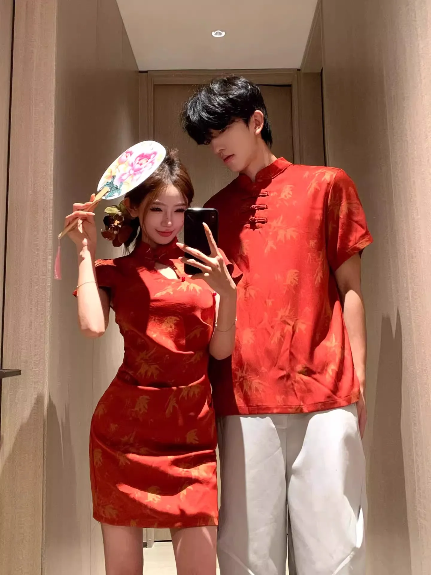 Novo Vestido e Terno Vermelho de Verão Estilo Chinês para Casais, Camiseta de Alta Qualidade para Noivado e Casamento para Ho...