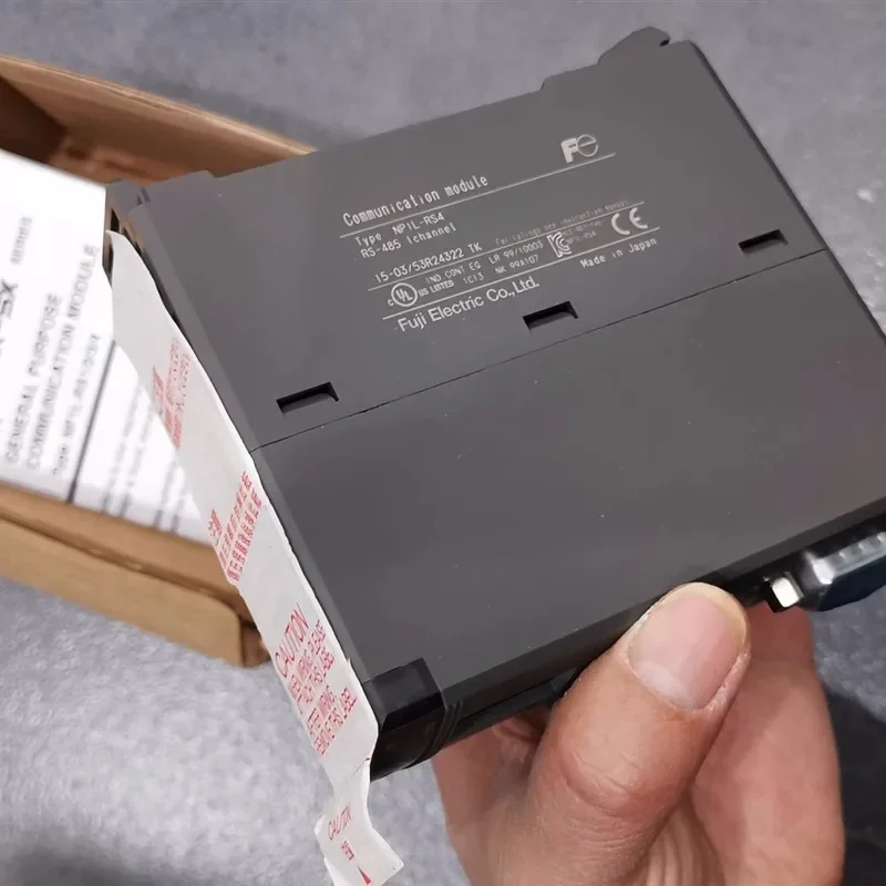 

В наличии новый оригинальный МОДУЛЬ ПЛК NP1L-RS42025