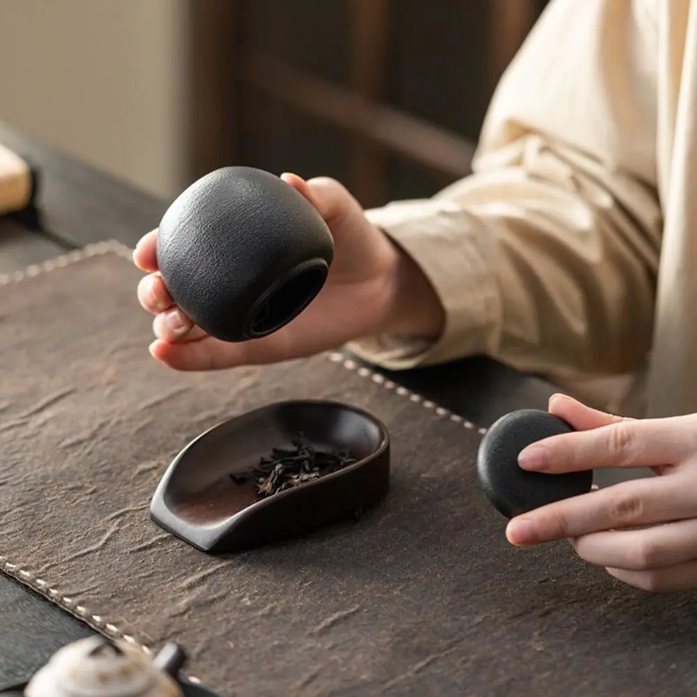 

Portable Ceramic Tea Sealed Jar Vintage Elegant Pu'er Tea Storage Box Relief Pattern Moisture Resistant Tea Cans Home